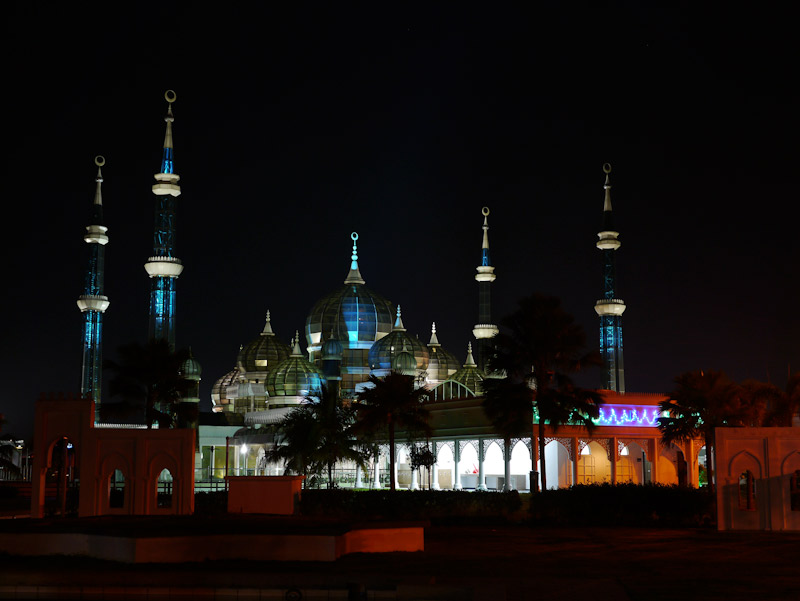 Кристальная мечеть. Парк Исламского наследия. Индонезия