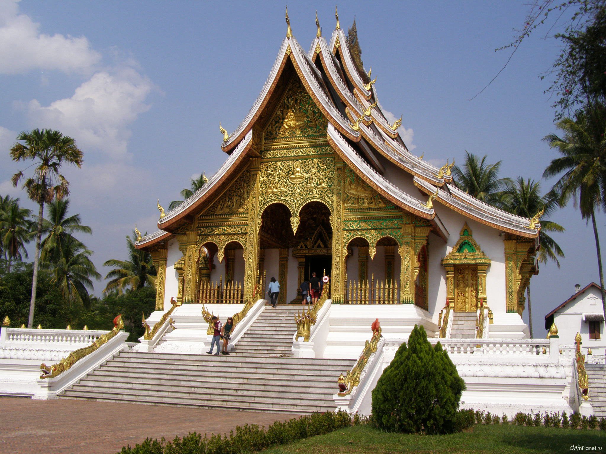 Лаос – страна храмов и гор
