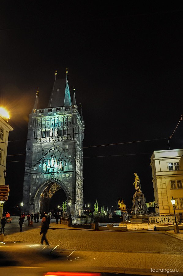 Прага ночью.